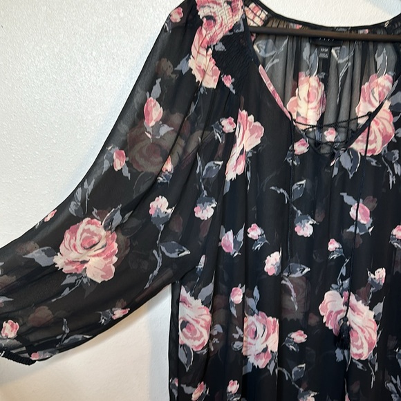 Lane Bryant Black Floral Sheer Tassle Sz. 22/24 - Picture 4 of 6